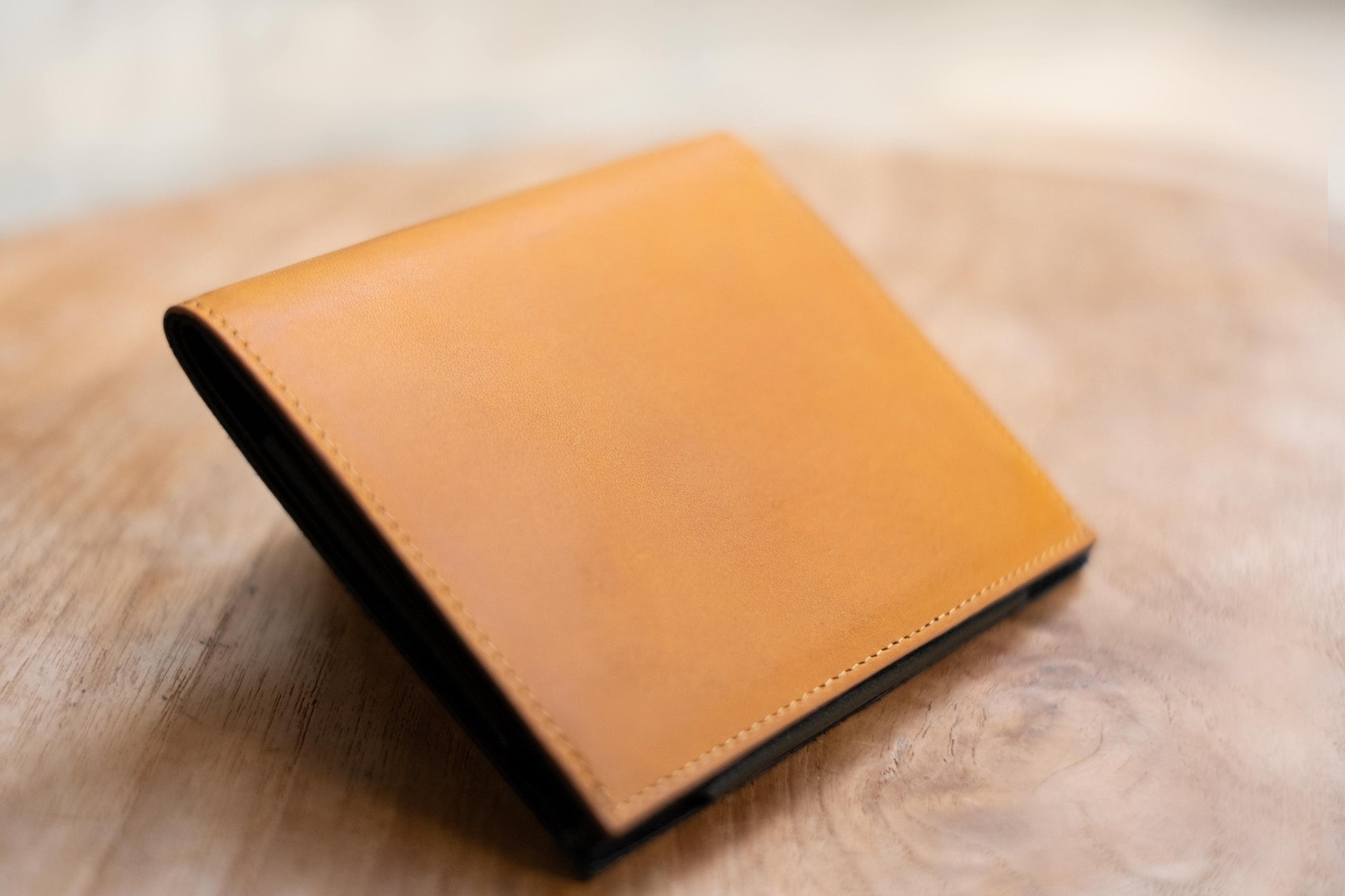 Tenuis TL 究極の薄い革財布