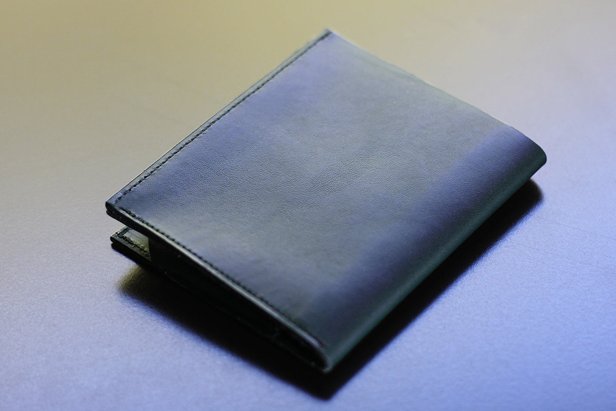 Tenuis BG - 使いやすさ、質感を大事にした究極の薄い財布
