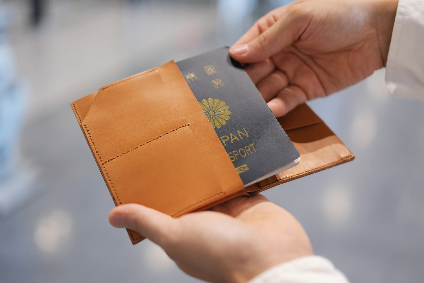 Volare Bulgaro - パスポートと同サイズの薄い旅券財布