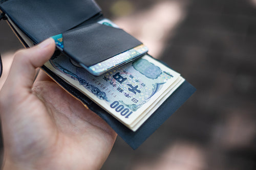 営業職に向く財布とは?コンパクトな財布で行動が楽になる