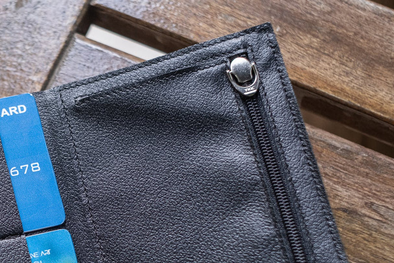 1mmの差が薄さを決める。財布専用「薄型スライダー」の機能美