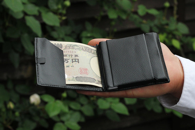 財布6㎜の攻防。紙幣を隠すか、薄さを取るか。選べるミニマリスト財布の形