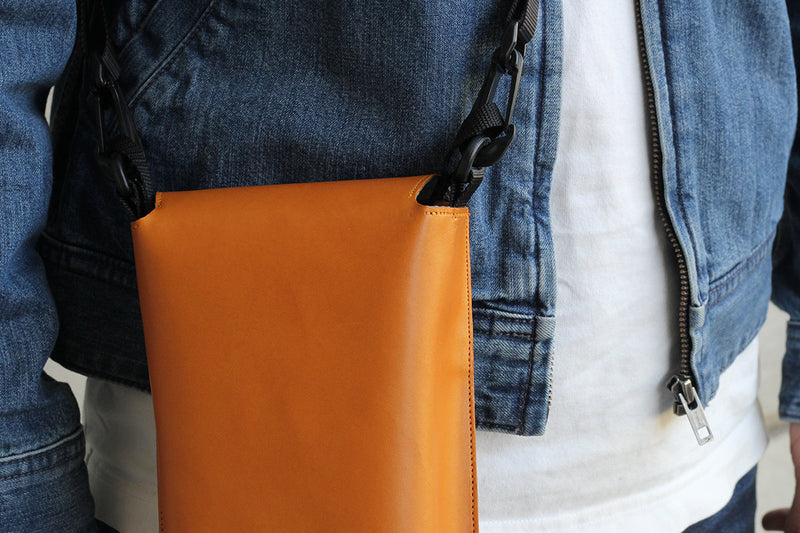 旅の持ち物をミニマルに。パスポートも収まるMinimの万能サイズ