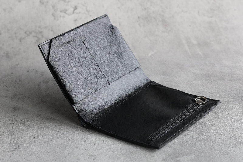 小銭が入りきらず、結局ポケットに入れている……という失敗