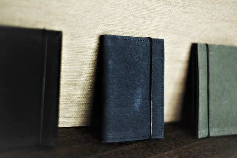 初めて「蝋引き帆布」に触れた日の記憶