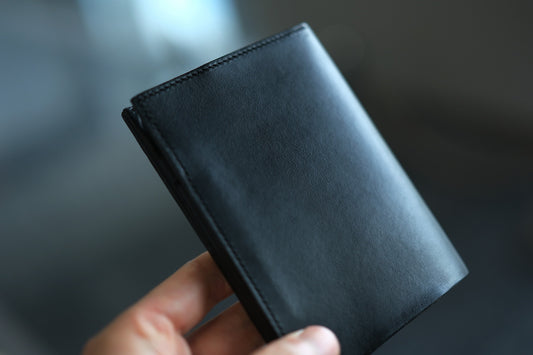 Volare Bulgaro - パスポートと同サイズの薄い旅券財布